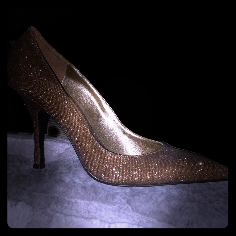 New BCBG GIRLS glitter heels Sz 7.5 never worn